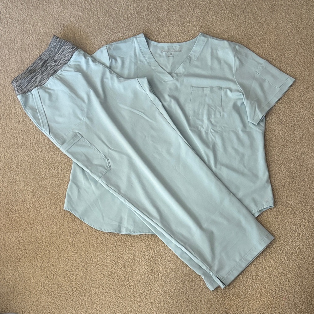Uniform Advantage Light Blue Women's Scrub Top & Pull-On Pants Set